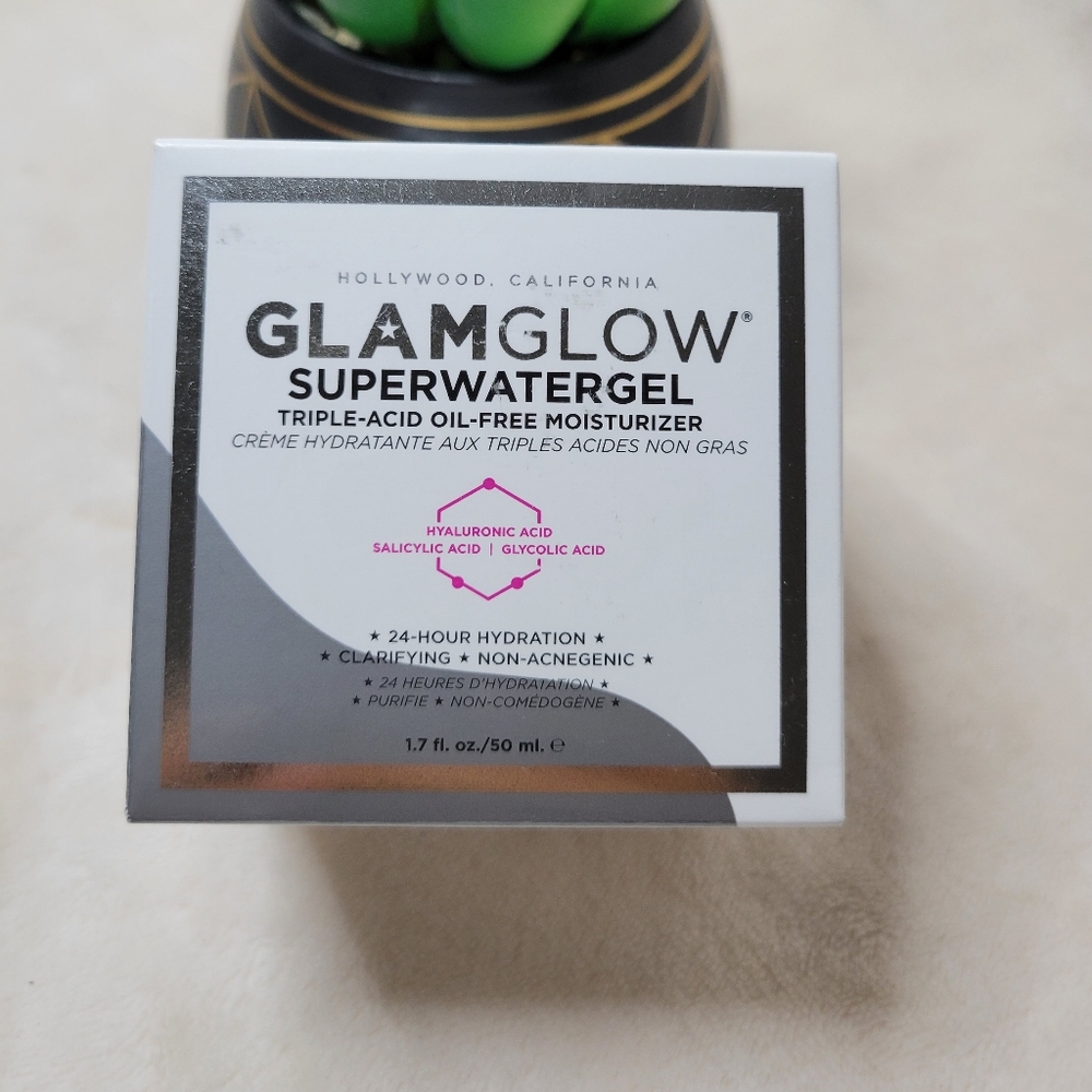 GLAMGLOW SUPERWATERGEL Triple Acid Oil-Free Moisturizer